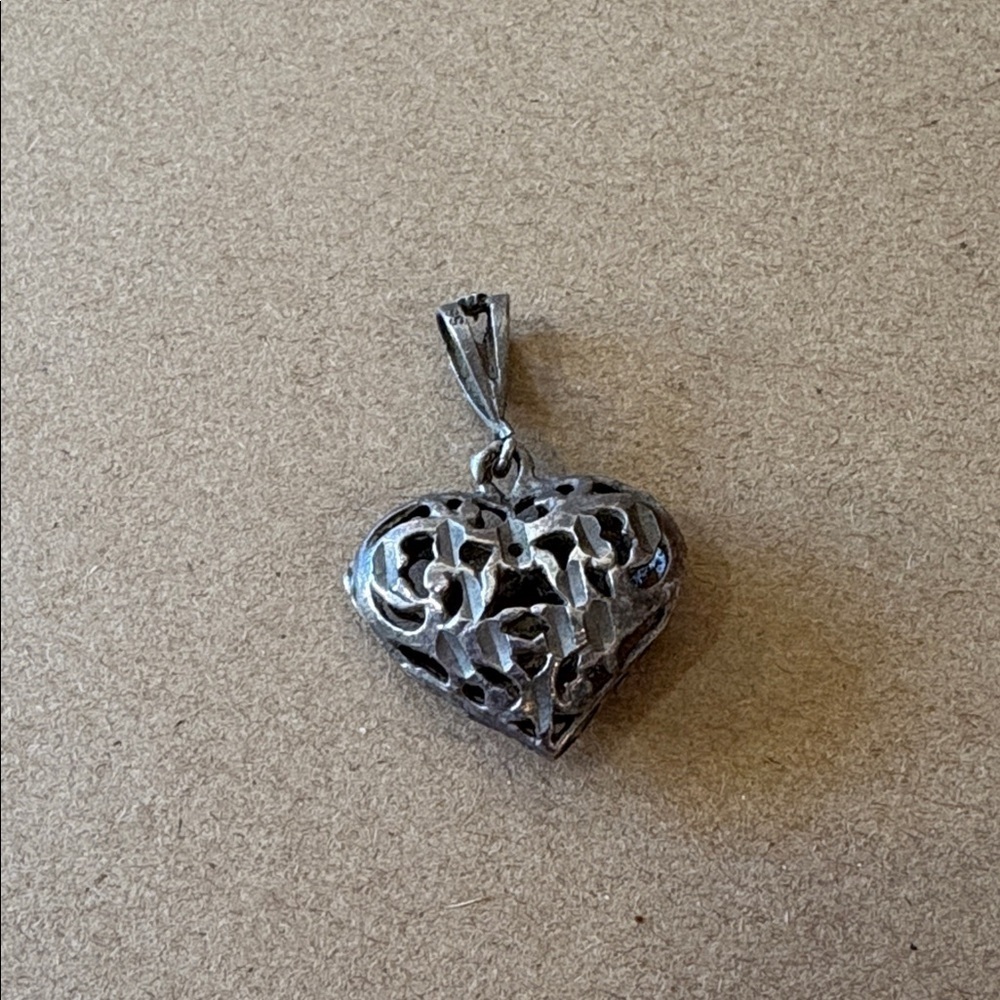 Beautiful vintage sterling silver heart charm